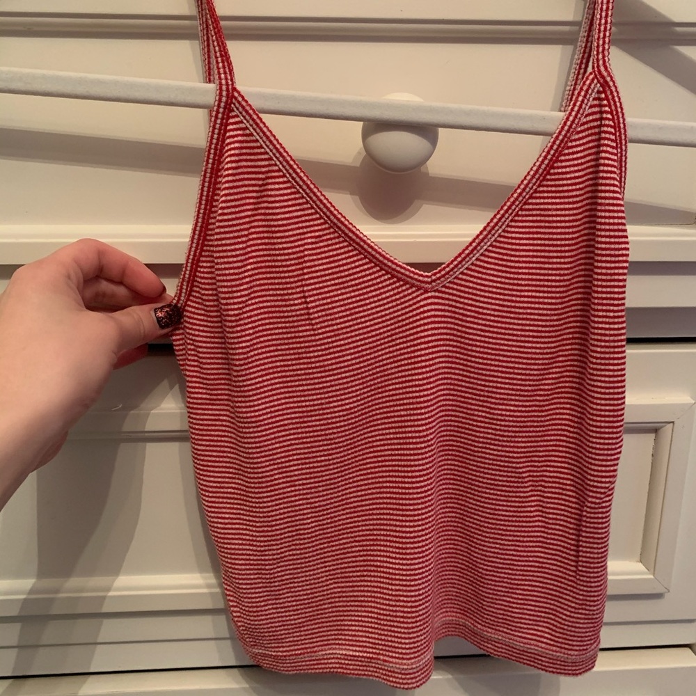 RARE brandy Melville crop tank hardly worn - Picture 4 of 4